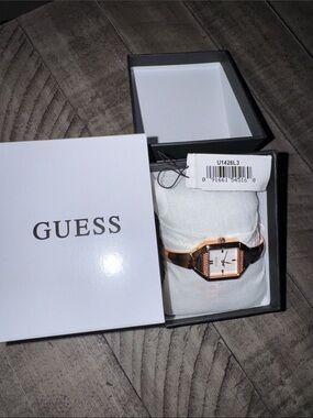 GUESS Women’s Rose Gold Bracelet Watch